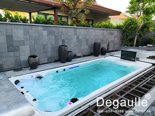 戴高乐无边际泳池