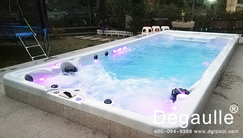 戴高乐无边际泳池